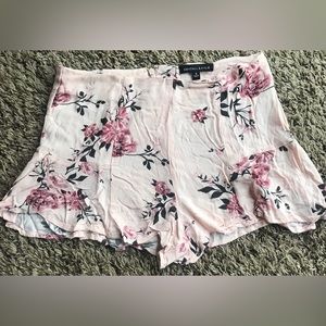Kendall and Kylie floral pink shorts size S